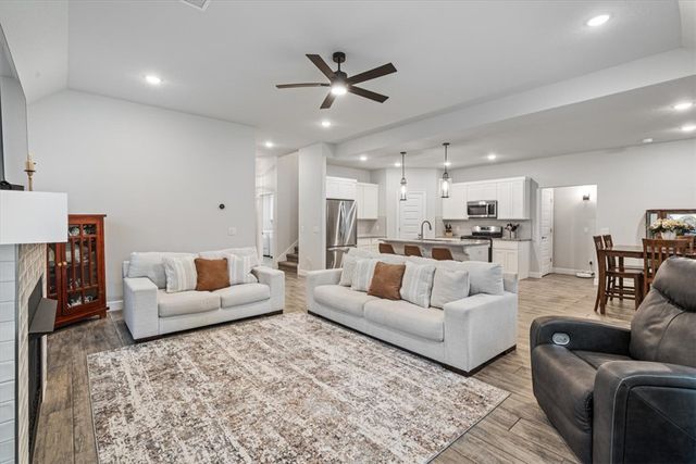 704 Taylor Street, Siloam Springs, AR 72761