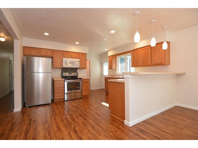 5556 Rainbow Road, Waunakee, WI 53597