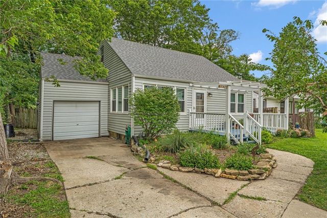 1820 Vermont Street, Lawrence, KS 66044