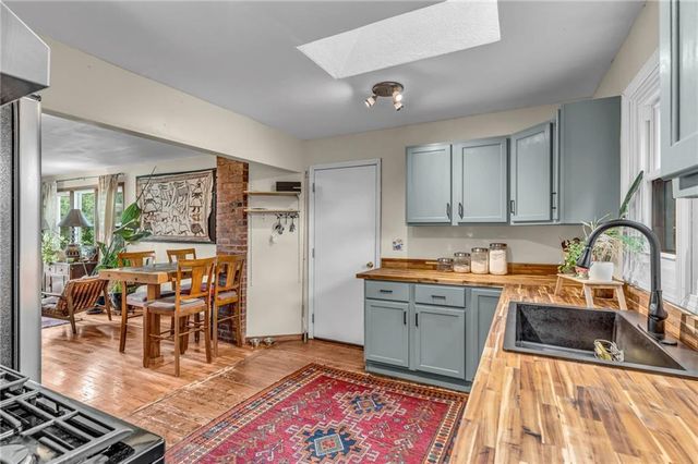 1820 Vermont Street, Lawrence, KS 66044