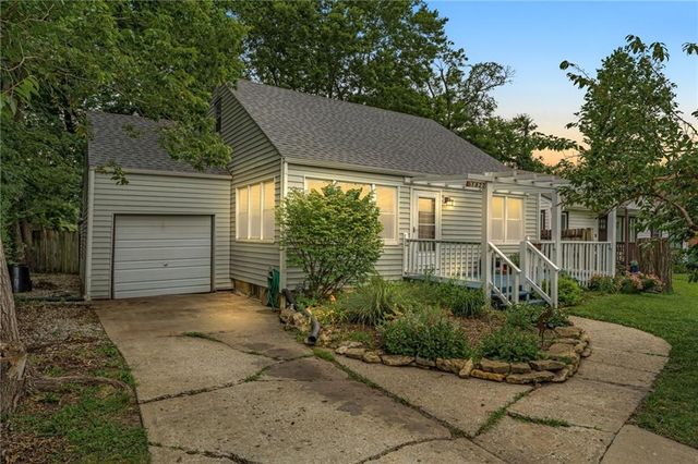 1820 Vermont Street, Lawrence, KS 66044