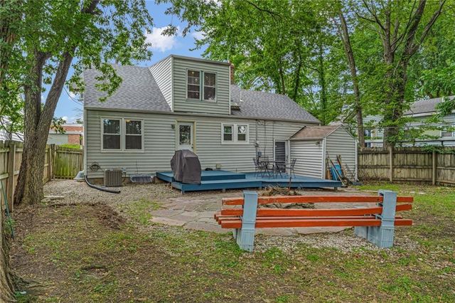1820 Vermont Street, Lawrence, KS 66044