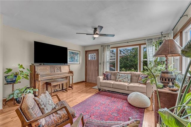 1820 Vermont Street, Lawrence, KS 66044