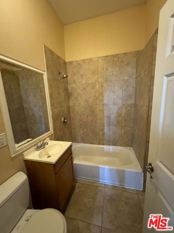 Image 6 of property listing at 3945 Denker Avenue, Los Angeles, CA 90062