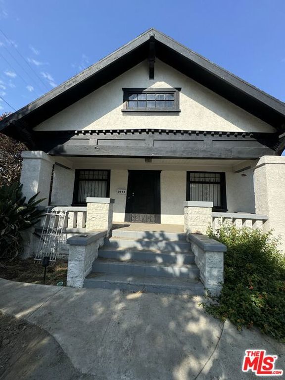 Image 7 of property listing at 3945 Denker Avenue, Los Angeles, CA 90062