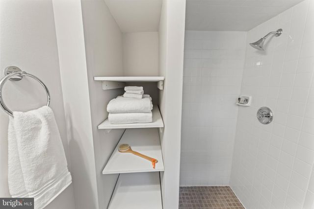 6322 BEACHWAY DR, Falls Church, VA 22044