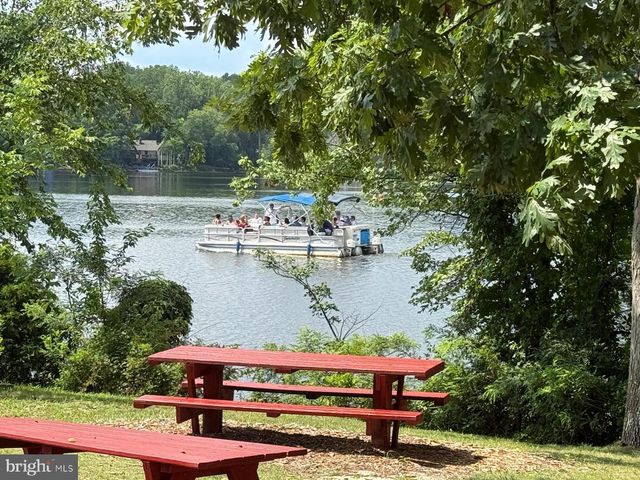 6322 BEACHWAY DR, Falls Church, VA 22044