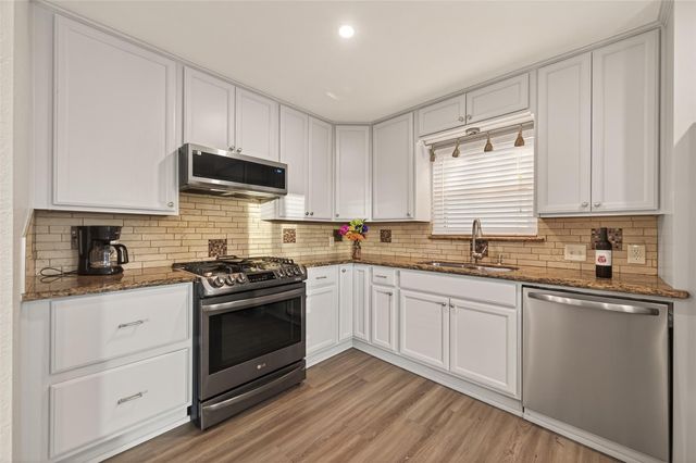 4 N Sandpiper Street, La Marque, TX 77568
