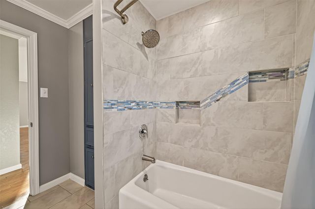 4 N Sandpiper Street, La Marque, TX 77568