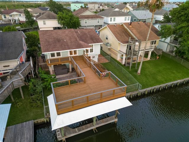 4 N Sandpiper Street, La Marque, TX 77568