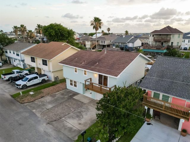 4 N Sandpiper Street, La Marque, TX 77568