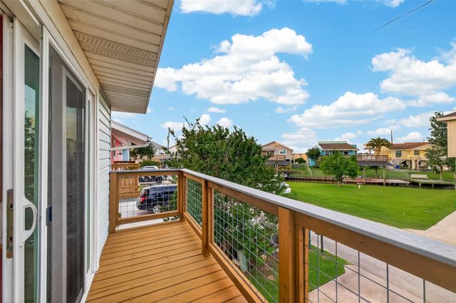 4 N Sandpiper Street, La Marque, TX 77568