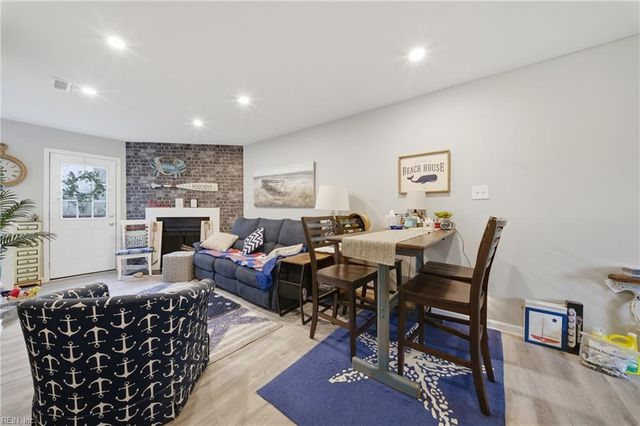 225 A View Ave Apt 214, Norfolk, VA 23503