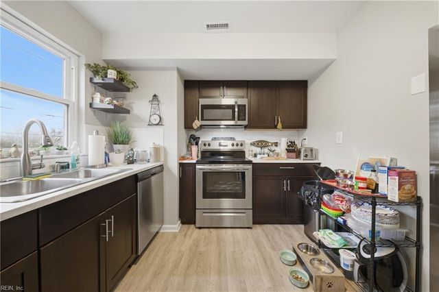 225 A View Ave Apt 214, Norfolk, VA 23503