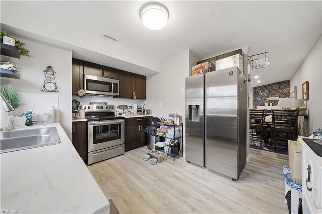 225 A View Ave Apt 214, Norfolk, VA 23503