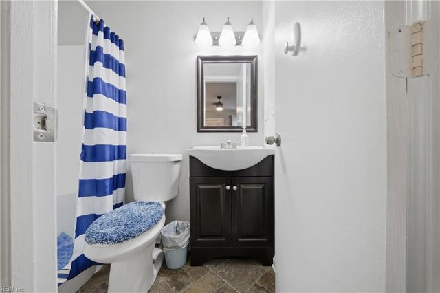 225 A View Ave Apt 214, Norfolk, VA 23503