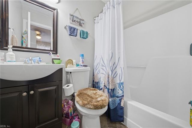 225 A View Ave Apt 214, Norfolk, VA 23503