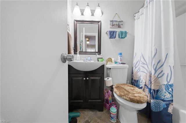 225 A View Ave Apt 214, Norfolk, VA 23503