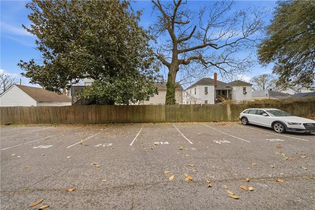 225 A View Ave Apt 214, Norfolk, VA 23503