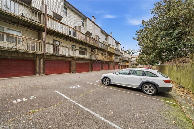 225 A View Ave Apt 214, Norfolk, VA 23503