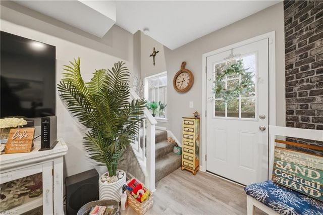 225 A View Ave Apt 214, Norfolk, VA 23503