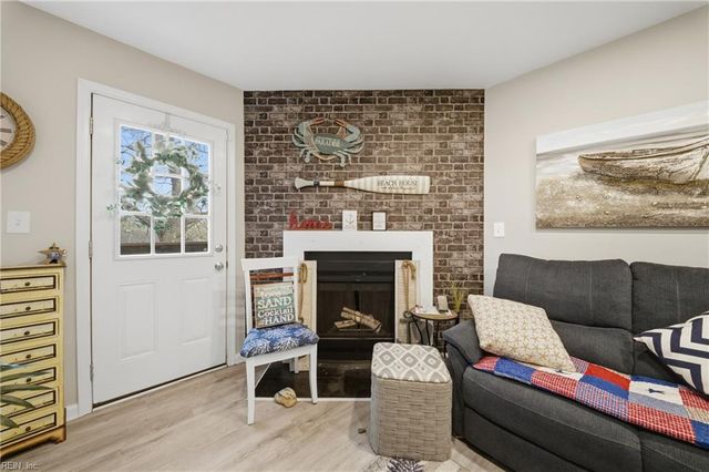 225 A View Ave Apt 214, Norfolk, VA 23503