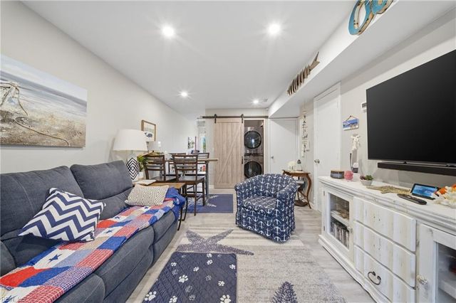 225 A View Ave Apt 214, Norfolk, VA 23503