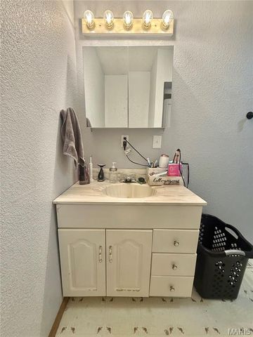 3230 E Highway 72, Fredericktown, MO 63645