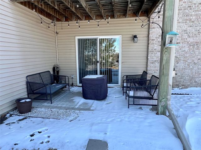 10111 Sutton Drive 3, Urbandale, IA 50322