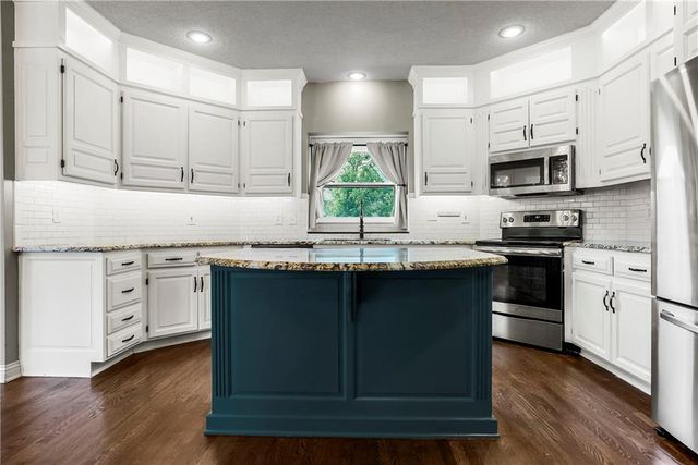 13100 Woodward Street, Overland Park, KS 66213