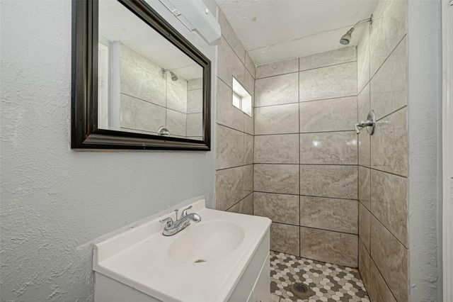 4821 Alvin Street, Houston, TX 77033