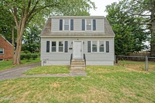 50 Dott Avenue, Colonie, NY 12205