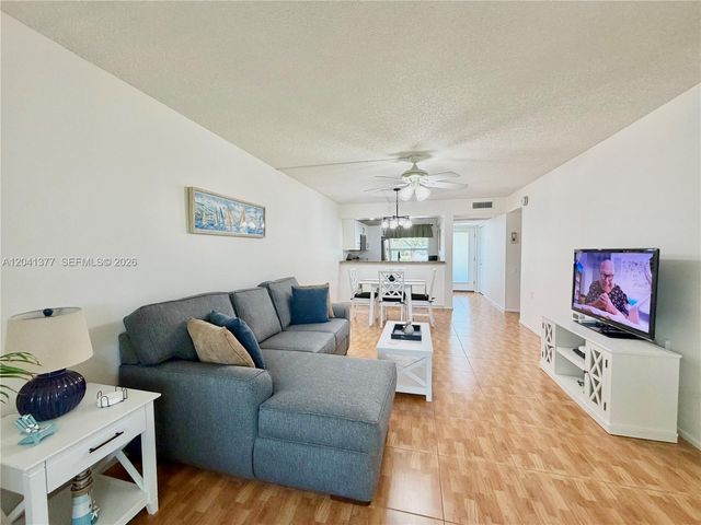 1203 Bahama Bnd G1, Coconut Creek, FL 33066