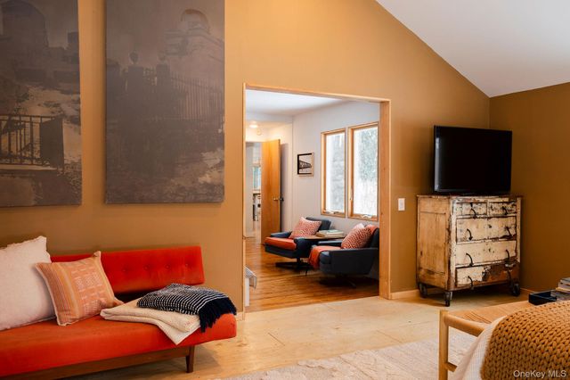 171 W Hurley Road, Woodstock, NY 12491