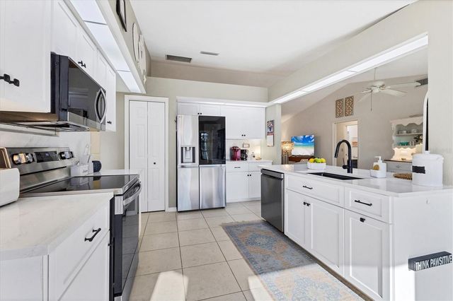 25 BUNKER COURT, Rotonda West, FL 33947