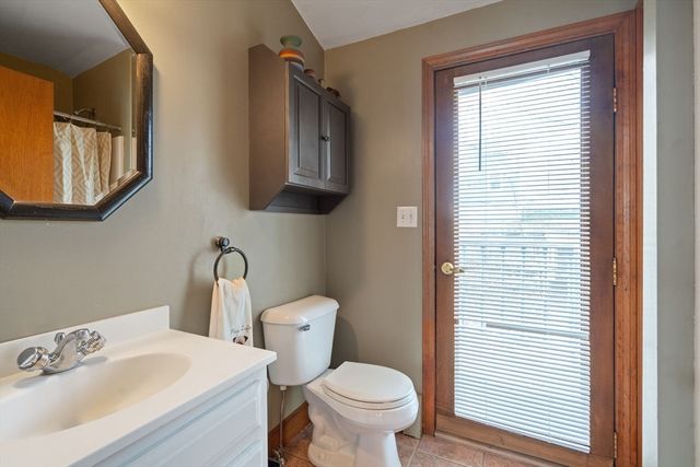 37 Glendale St, Maynard, MA 01754