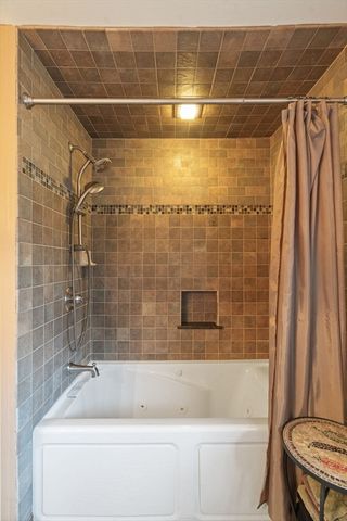 37 Glendale St, Maynard, MA 01754