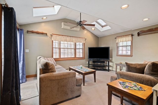 37 Glendale St, Maynard, MA 01754