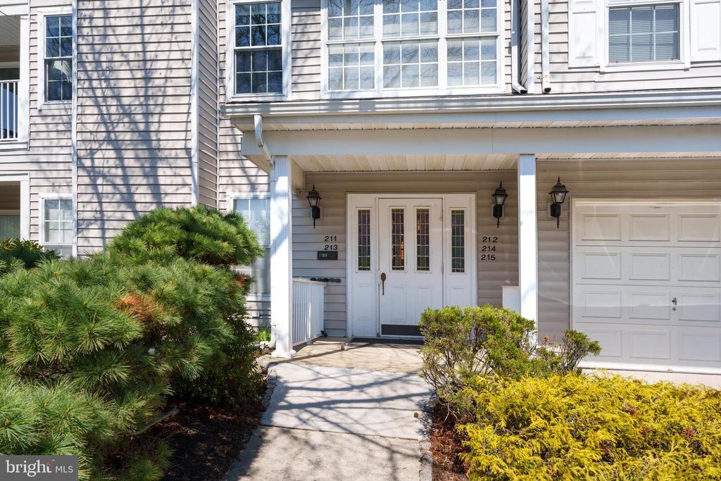 212 SONNET PL, Lawrence Township, NJ 08648