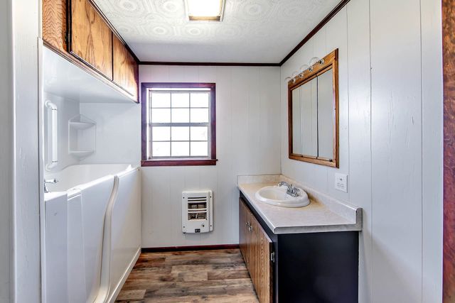 2498 Hwy 182, Raceland, LA 70394