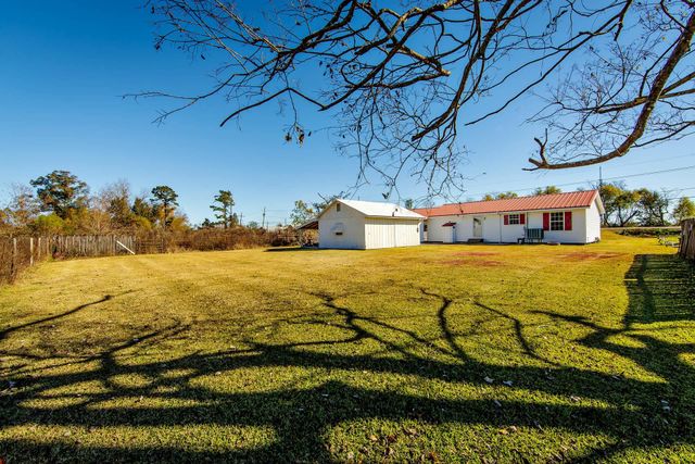 2498 Hwy 182, Raceland, LA 70394