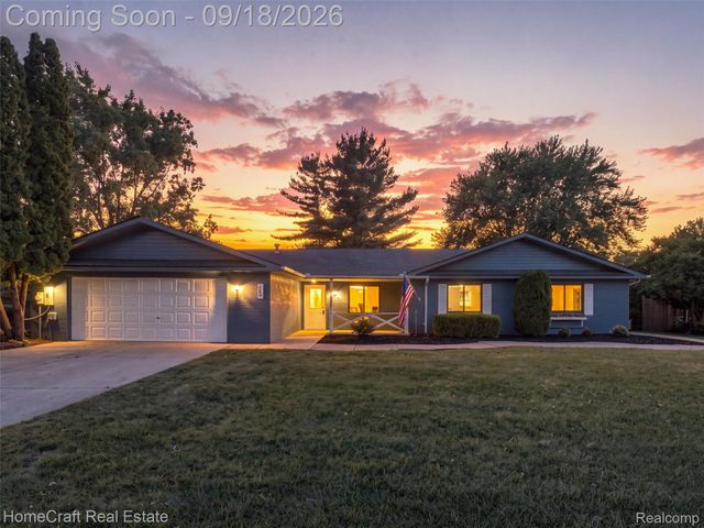 802 Tanager Trail, Howell, MI 48843