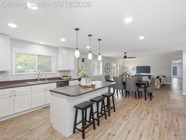 802 Tanager Trail, Howell, MI 48843