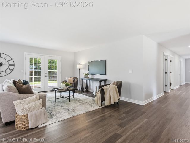 802 Tanager Trail, Howell, MI 48843
