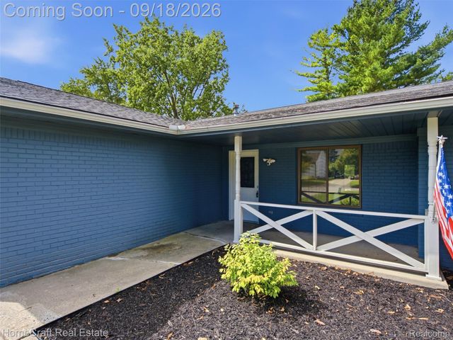 802 Tanager Trail, Howell, MI 48843