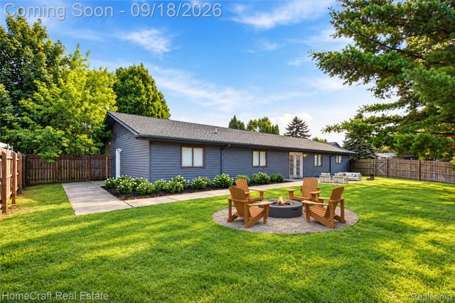 802 Tanager Trail, Howell, MI 48843