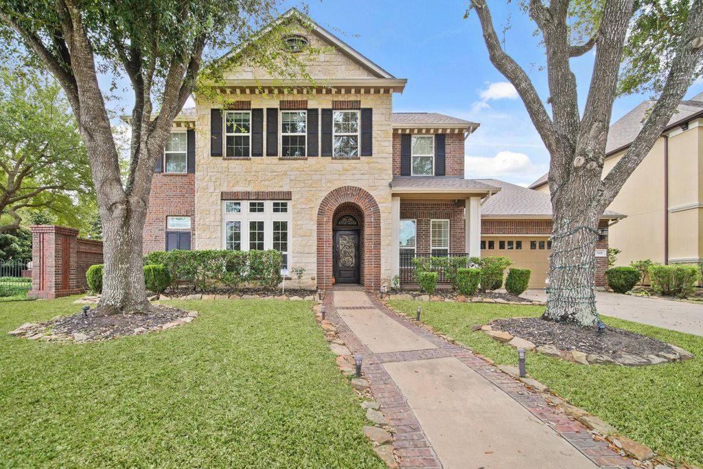 7418 Dresden Avenue, Sugar Land, TX 77479