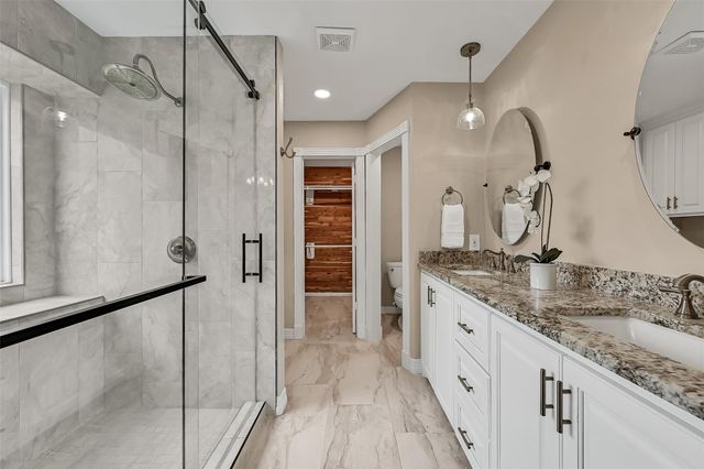 2220 Manchester Lane, Pearland, TX 77581