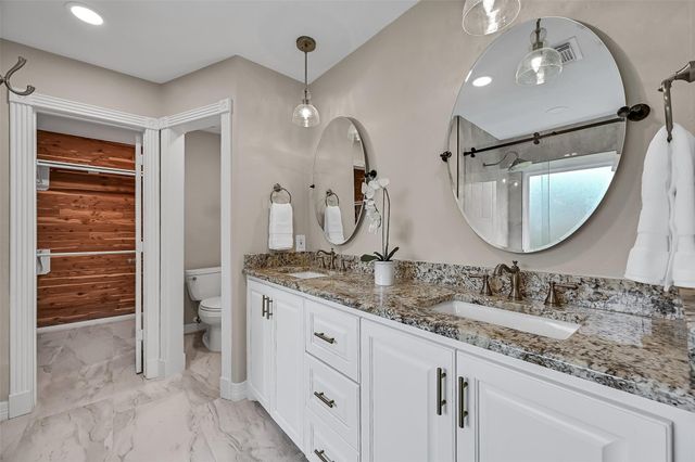 2220 Manchester Lane, Pearland, TX 77581