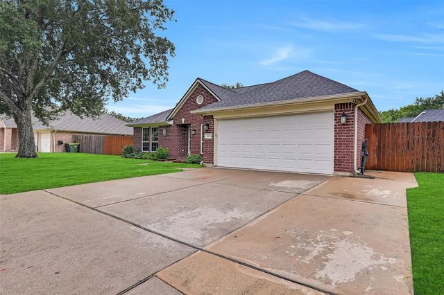2220 Manchester Lane, Pearland, TX 77581